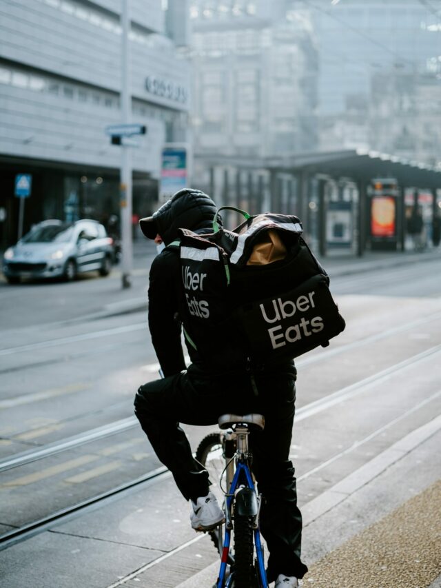 claudio-schwarz-uerQ2CjZ3ok-unsplash